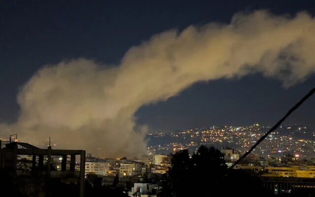 الجيش الإسرائيلي: هاجمنا مستودعات أسلحة ومواقع إطلاق صواريخ تابعة لحزب الله في لبنان