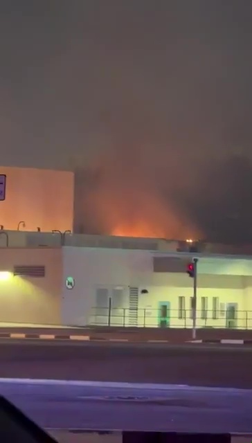 حريق قرب القنصلية الأمريكية في دبي بعد هجوم بطائرة مسيرة