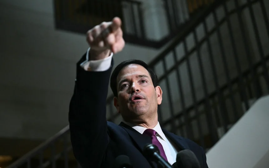 وزير الخارجية الأمريكي: سنقوم بزيادة وتيرة الهجمات على إيران ولن نسمح لها بتطوير سلاح نووي