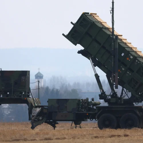 كوريا الجنوبية: نبحث نقل منظومات باتريوت للمساعدة في التصدي لهجمات إيران