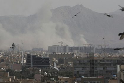 الحكومة الإيرانية: 30% من شهداء القصف على البلاد هم من الأطفال