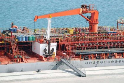 وزارة الطاقة القطرية: إنتاج الغاز المسال في البلاد معلق إلى حين توقف العمليات القتالية