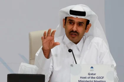 وزير الطاقة القطري يتوقع وصول أسعار النفط إلى 150 دولارا للبرميل إذا استمرت الحرب