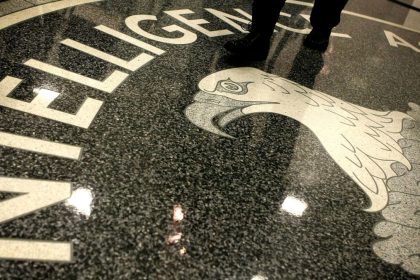 استخبارات أميركية: الصين قد تقدم دعما ماليا وعسكريا لإيران