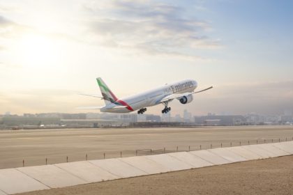 طيران الإمارات يعلن استئناف الرحلات في مطار دبي