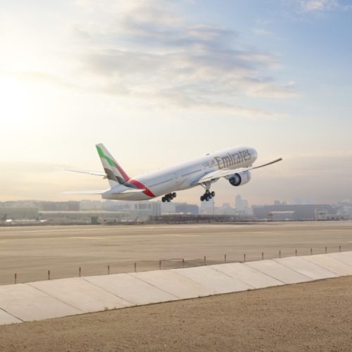 طيران الإمارات يعلن استئناف الرحلات في مطار دبي