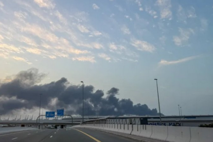 البحرين: إصابة 3 أشخاص وأضرار مادية بمبنى إحدى الجامعات إثر سقوط شظايا صاروخ