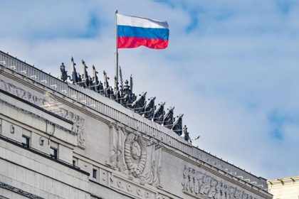 السفير الروسي في لندن: لسنا محايدين بالحرب على إيران وموسكو تدعم طهران