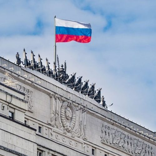 السفير الروسي في لندن: لسنا محايدين بالحرب على إيران وموسكو تدعم طهران