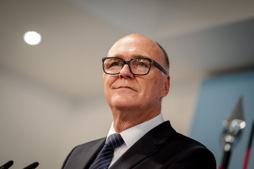 وزير الدفاع السويسري: الهجمات الأمريكية الإسرائيلية على إيران تنتهك القانون الدولي