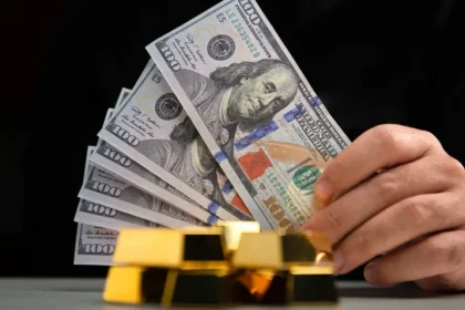 الداخلية: ضبط 62 مكتب صرافة غير مجاز واعتقال 120 متهماً بالتعامل غير المشروع بالدولار