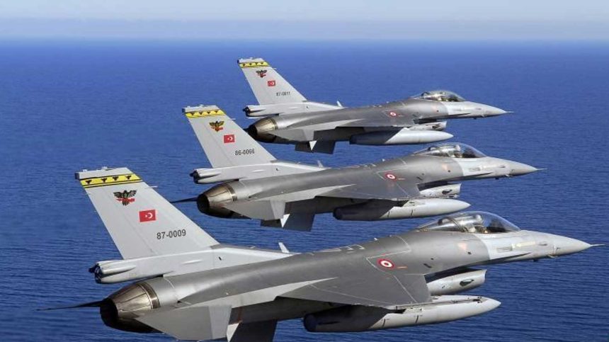 وزارة الدفاع التركية: نشر 6 طائرات من طراز إف-16 وأنظمة دفاع جوي شمال قبرص