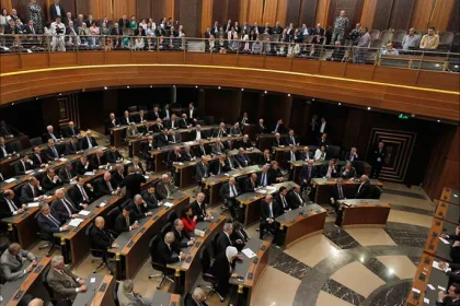 البرلمان اللبناني يقرر تمديد ولايته لمدة سنتين بسبب الظروف التي تمر بها البلاد