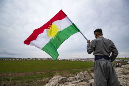 أكراد سوريا لنظرائهم الإيرانيين: واشنطن قد تتخلى عنكم