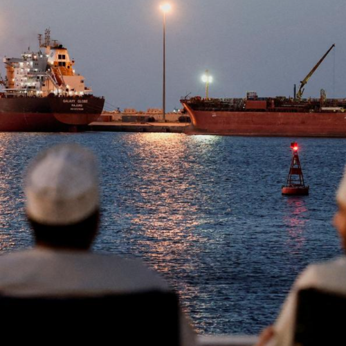 البحرية العراقية تطلق النار على زورق عسكري كويتي اقترب من ناقلات النفط