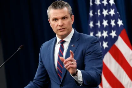 وزير الحرب الأمريكي: إيران لم يعد لديها دفاع جوي أو قوة بحرية أو قاذفات صواريخ