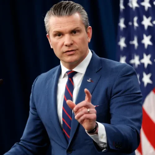 وزير الحرب الأمريكي: إيران لم يعد لديها دفاع جوي أو قوة بحرية أو قاذفات صواريخ