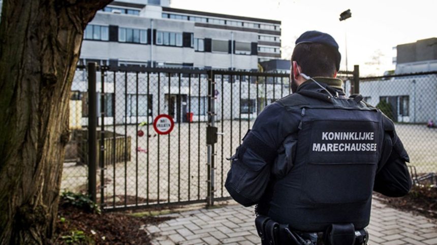 انفجار يستهدف مدرسة يهودية في *أمستردام* والسلطات تحقق