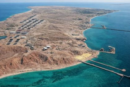 إعلام إيراني: الضربة الأمريكية على جزيرة "خرج" لم تلحق أضرارا بالبنية التحتية النفطية