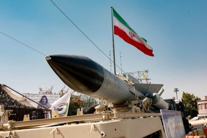 الحرس الثوري يعلن توجيه ضربة للقواعد الأمريكية في العراق والكويت