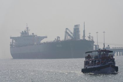 هولندا: إرسال سفن حربية إلى مضيق هرمز لن يحل مشكلة الأمن في المنطقة