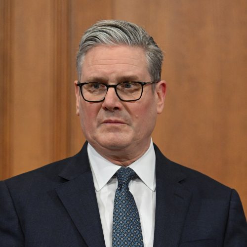 رئيس الوزراء البريطاني: فتح مضيق هرمز ليس بالمهمة السهلة