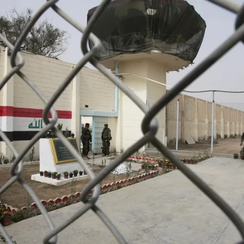 وزيرا الداخلية والعدل يؤكدان عدم إمكانية حصول أي خرق أمني للسجون