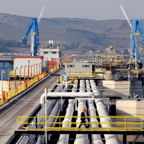 النفط: استئناف ضخ وتصدير نفط كركوك عبر ميناء جيهان بطاقة (250) ألف برميل