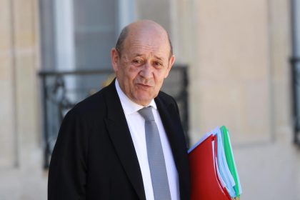 المبعوث الفرنسي: لا يمكن نزع سلاح حزب الله تحت القصف