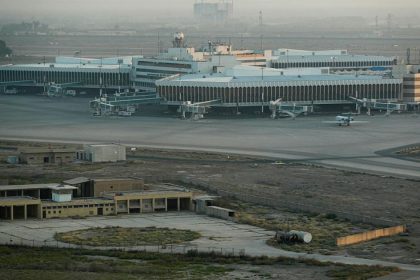 لأسباب غير معروفة.. هبوط عدد من الطائرات الأمريكية بمقر الدعم الدبلوماسي داخل مطار بغداد