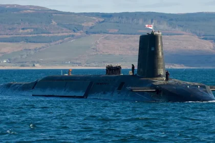 بريطانيا تضبط إيرانيين حاولا دخول "موقع غواصات نووية"