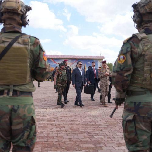 السوداني من مقر اللواء 62: نرفض استهداف القوات العسكرية والأمنية بجميع تشكيلاتها وصنوفها