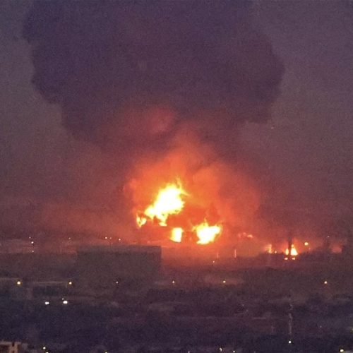 الجيش الكويتي: إخماد حريق بمصفاة ميناء الأحمدي بعد هجمات بمسيرات