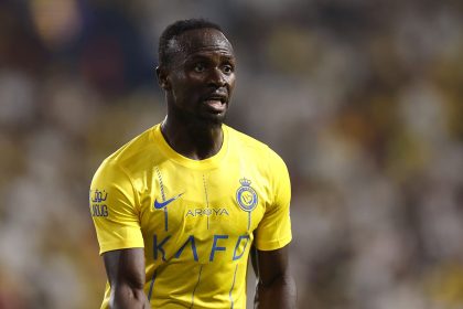 "الكاف" يطالب ساديو ماني بإعادة جائزة أفضل لاعب في كأس إفريقيا لتسليمها لإبراهيم دياز