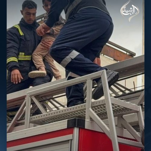 بالصور.. الدفاع المدني في كربلاء يُخلي عوائل بعد انهيار جزئي لشقق سكنية بفعل الأمطار