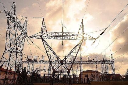 وزارة الكهرباء تنفي سقوط طائرة مسيرة على إحدى محطاتها في كركوك