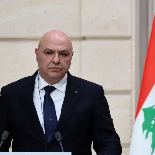 الرئيس اللبناني يؤكد حصرية السلاح بيد الدولة ويرفض جر بلاده إلى حروب الآخرين