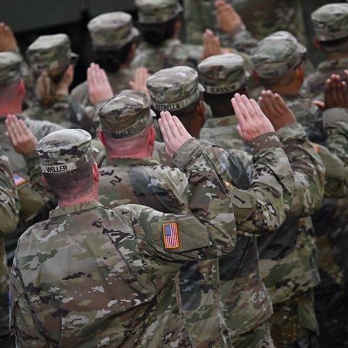 "سي إن إن": إصابة نحو 290 جنديا أمريكيا خلال الحرب مع إيران