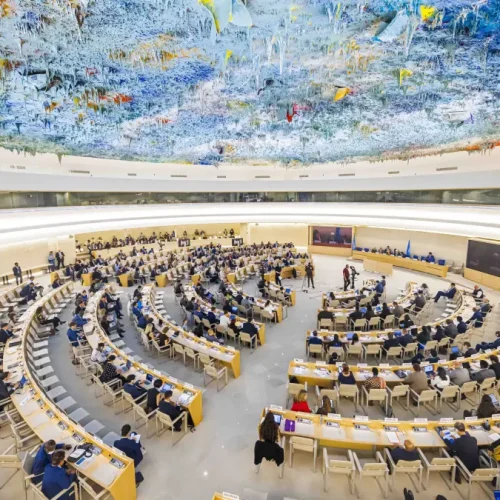 مجلس حقوق الإنسان الأممي يطالب إيران بدفع تعويضات لدول الخليج