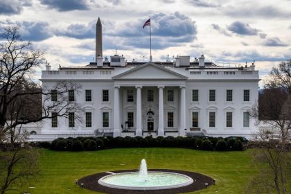 البيت الأبيض: المحادثات مع إيران لم تصل لطريق مسدود وهي مستمرة وما زالت مثمرة