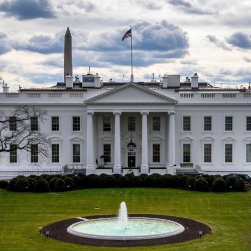 البيت الأبيض: المحادثات مع إيران لم تصل لطريق مسدود وهي مستمرة وما زالت مثمرة