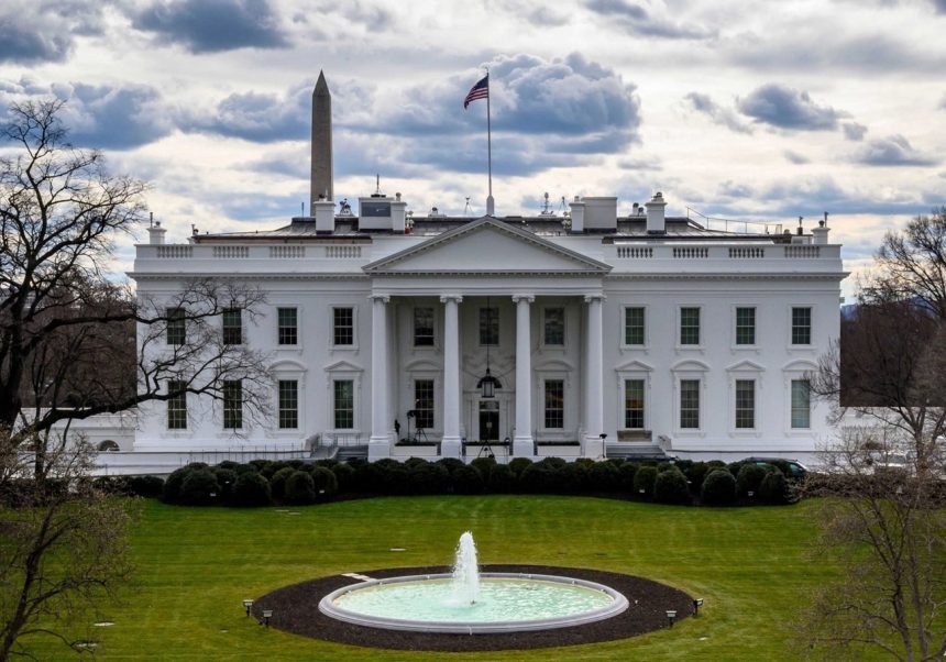 البيت الأبيض: المحادثات مع إيران لم تصل لطريق مسدود وهي مستمرة وما زالت مثمرة