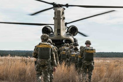 البنتاغون يدرس إرسال 10 آلاف جندي إضافي إلى الشرق الأوسط