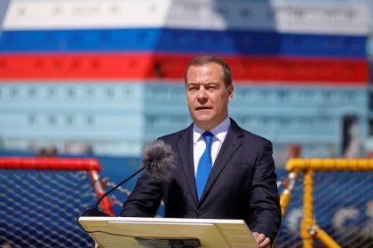 ميدفيديف: تصرفات أميركا مع إيران "خطأ استراتيجي فادح" وستدفع الإدارة الجديدة ثمنه