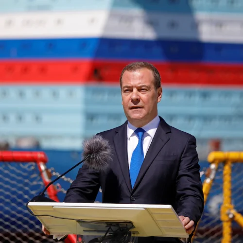 ميدفيديف: تصرفات أميركا مع إيران "خطأ استراتيجي فادح" وستدفع الإدارة الجديدة ثمنه