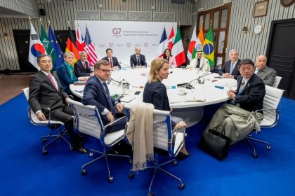 وزراء خارجية مجموعة السبع: أكدنا مجددا ضرورة السماح بحرية الملاحة عبر مضيق هرمز