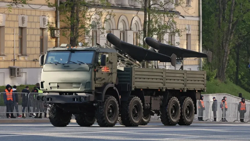 الغارديان: روسيا تستعد لتسليح إيران بطائرات انتحارية