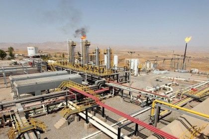 الدفاع: سقوط طائرة مسيرة في حقل مجنون النفطي دون أن تنفجر