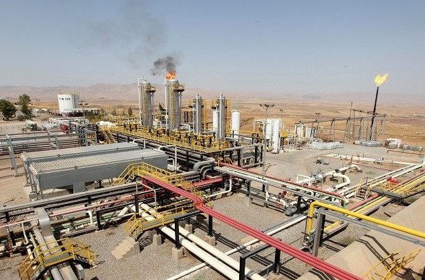 الدفاع: سقوط طائرة مسيرة في حقل مجنون النفطي دون أن تنفجر