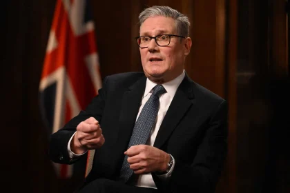 ستارمر حول "سخرية" ترامب منه: أرفض الانضمام إلى الحرب ولن أرضخ للضغوط